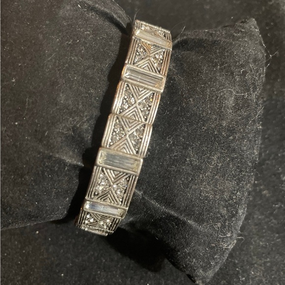 Beautiful Lia Sophia Bracelet - Picture 1 of 6